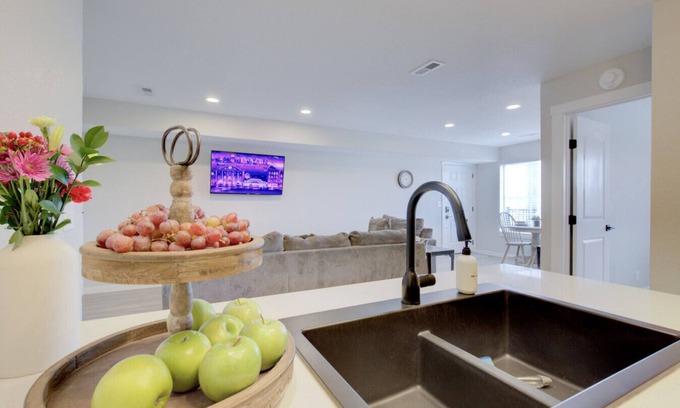 Manhattan Apartment | The Gameday Landing at Stadium Place