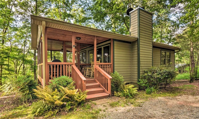 Helen Cabin | ‘The Get Away’ at the Sautee Mountain Retreat