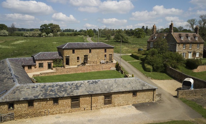 Everdon Bed & Breakfast | The Granary at Fawsley