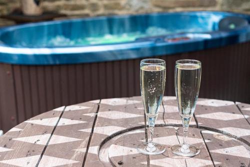 Carleton Apartment | The Granary with hot tub - 2 miles from Skipton