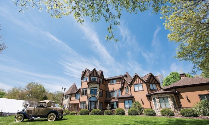 Schenley House | The Grand Estate in Freeport PA just NE of Pittsburgh Pa Private Pool