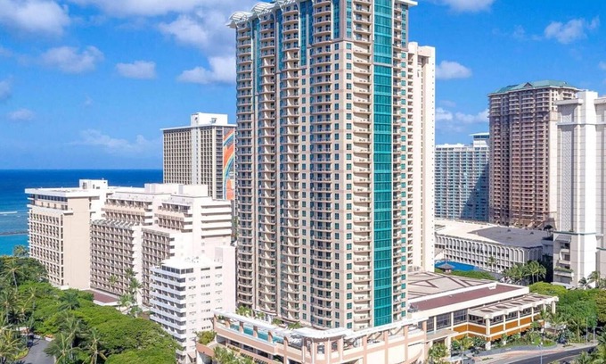 Waikiki Resort | The Grand Islander, a Hilton Grand Vacations Club