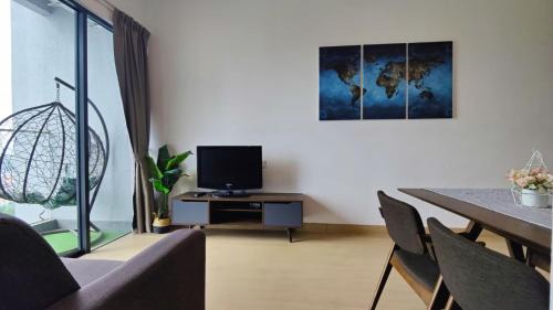 Subang Jaya Apartment | The Grand SS15 Sunway 4Pax 2BRs City View - Free WiFi, Infinity Pool & Gym