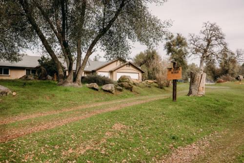 Mariposa House | The Granite Retreat