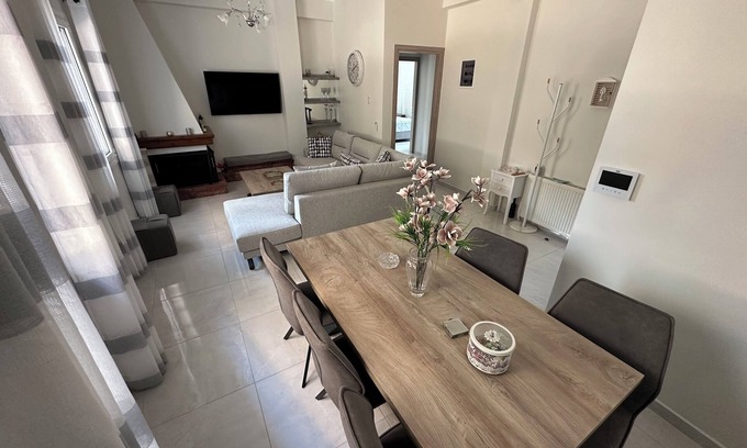 Aigio Apartment | The Great Escape