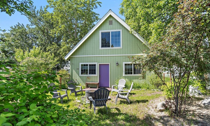 Palmer House | The GreenHouse - walk to the heart of Palmer, AK