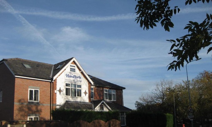 Handforth House | The Handforth Lodge