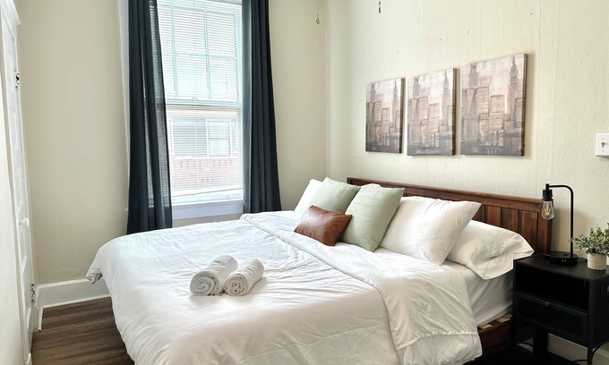 Evansville Apartment | The Harrison C - 1BR/1BA APT steps from Riverfront
