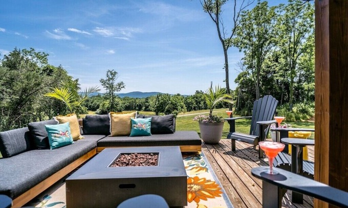 Front Royal House | The Haven: Country Escape with Gorgeous Views