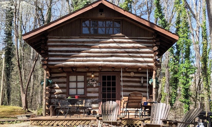 Winchester Cabin | "The Hawk Nest" cabin on Tims Ford Lake