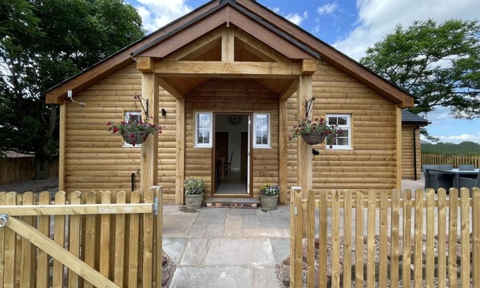 Tarporley House | The Haystack Lodge
