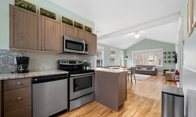 Cherry Valley House | The Hemlock - 1 Hollow