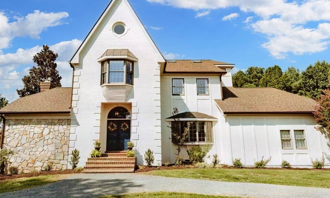 Purcellville Villa | The Hemlock Manor -Elegant Tudor Home w/Pool and Sport Court