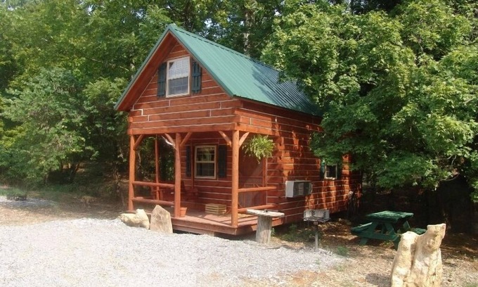 Hardin County Cabin | The Hickory Hollow Log Cabin by Garden of Gods in the Shawnee National Forest