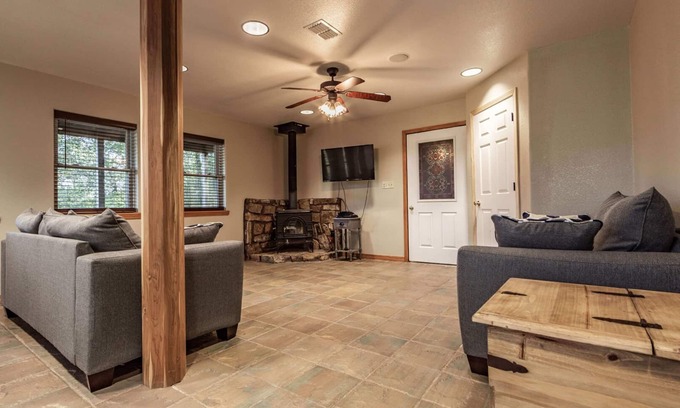Oden Cabin | "The Hideout" Cabin 14