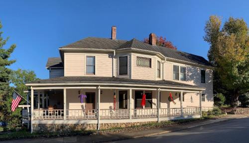Waynesville Hotel | The Historic Herren House