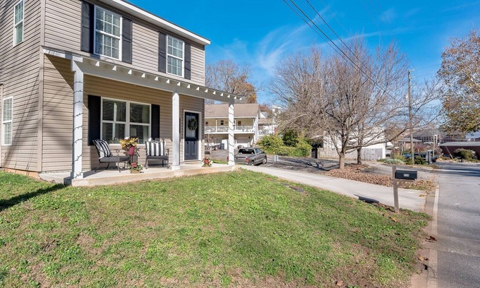 Demorest House | The Holly House In Downtown Demorest by RedAwning