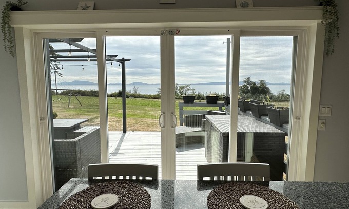 Point Roberts House | The Homestead on the Point