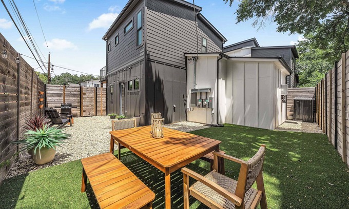 South Manchaca House | The Howdy House Stylish South Austin Getaway
