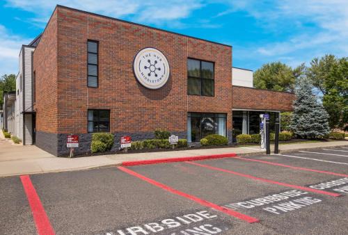 Middletown Hotel | The Hub Middletown Red Bank- Best Western Signature Collection