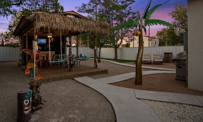 Heart of Lubbock House | The Hut - Lubbock, TX with an Island Flair!