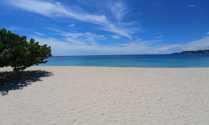The Lime Apartment | The Island Pad apartment - 5 min walk to the beach!