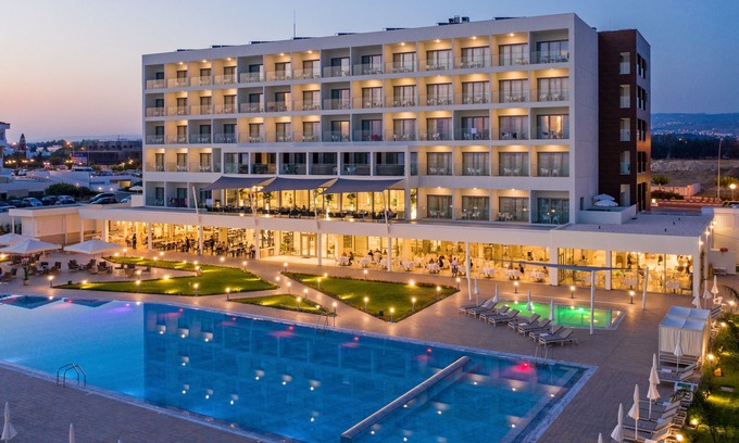 Geroskipou Hotel | The Ivi Mare - Designed for Adults