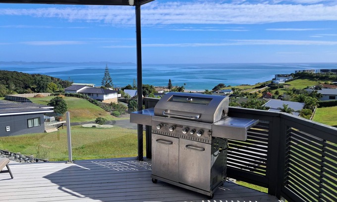 Cable Bay House | The King's Keep