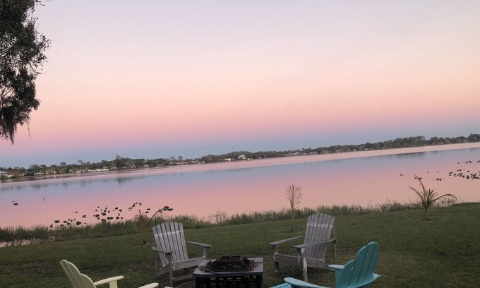 Sebring House | "THE LAKE HOUSE " Bring your RV, your Boat
