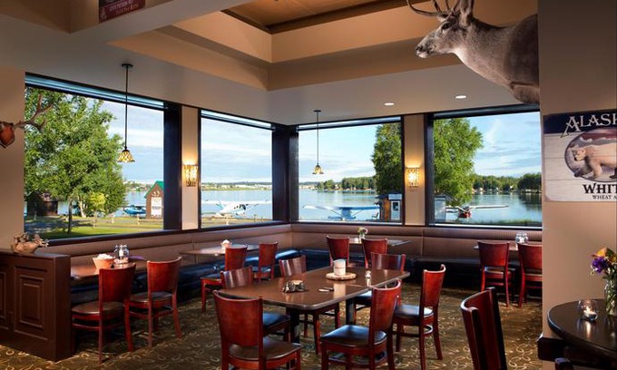 Anchorage Hotel | The Lakefront Anchorage