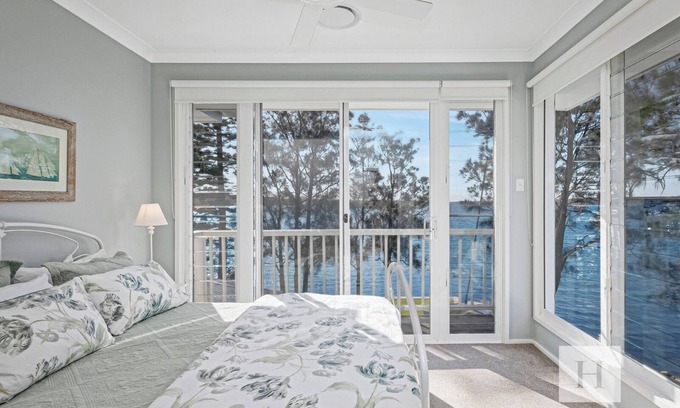 Summerland Point House | The Lakehouse Retreat - Waterfront w/Jetty!