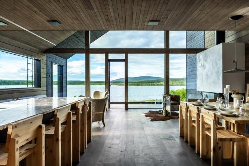 Akaslompolo Apartment | The Lakeview by Hilla Villas