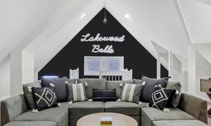 Edgewater House | The Lakewood Belle: Family Friendly Home 10 minutes to Downtown!