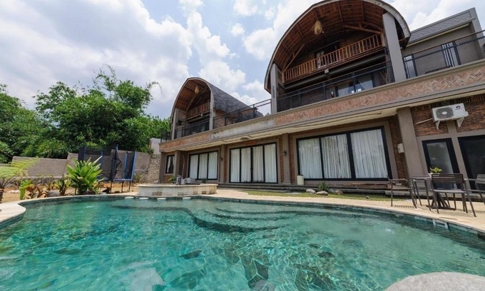 Cilobak Villa | The Lavana Sasandu Gunung Salak Bogor