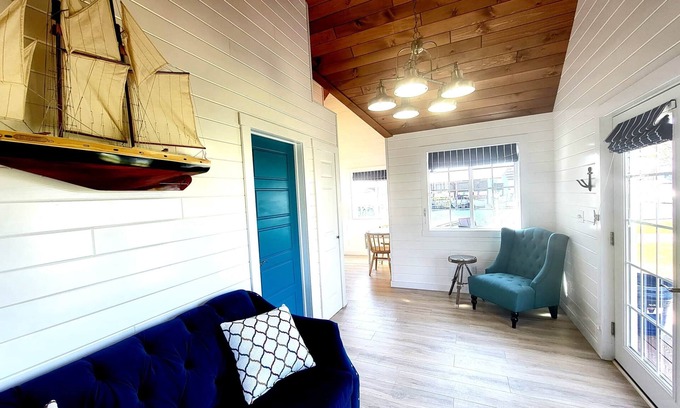 Alexandria Bay House | The Ledges Resort and Marina, Finch