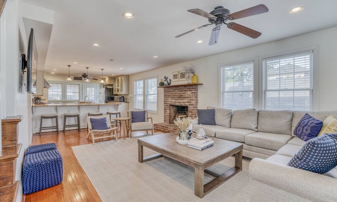 Murray Hill House | The Liberty House- Pristine Renovation with parking