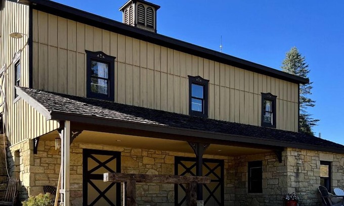 Mineral Point House | The Limestone Lodge A peaceful, rustic destination you won’t want to leave!