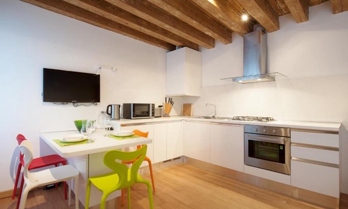 Castello Apartment | The Lion's House APT3
