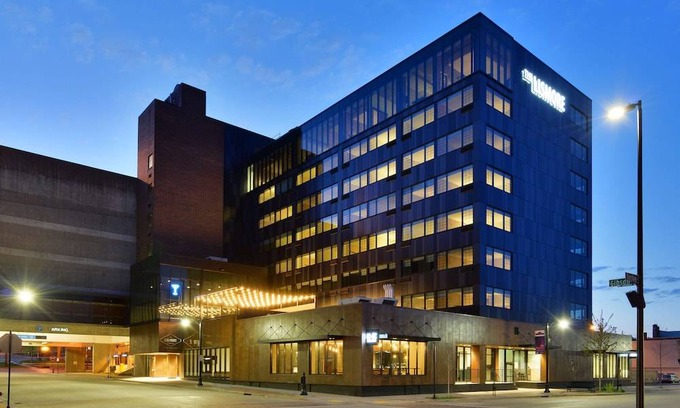 Downtown Eau Claire Hotel | The Lismore Hotel Eau Claire - a DoubleTree by Hilton Hotel