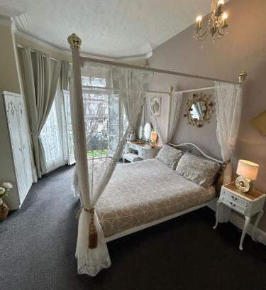 Great Yarmouth House | The Little Emily