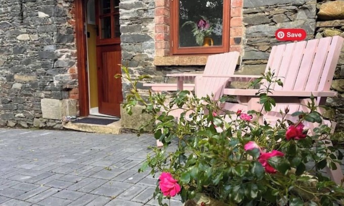 County Cavan Cottage | The Little Gem Stone Cottage Romantic Lakeside Retreat: Hot Tub, Sauna & Kayaksn