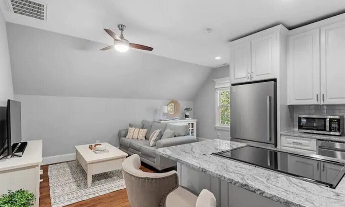 North Raleigh House | The Little Oak City Sanctuary. Centrally Located