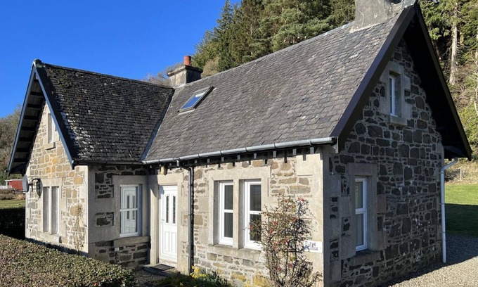 Lochgilphead Cottage | The Lodge - a lodge that sleeps 6 guests in 3 bedrooms