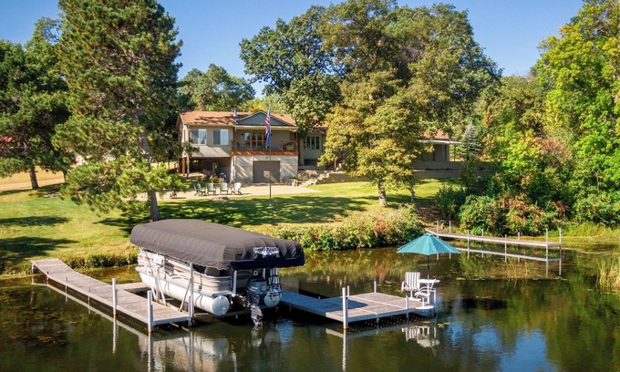 Backus House | The Lodge at Cabin 8 Retreats – 6,000 Sq Ft of Joy, Steps from the Water