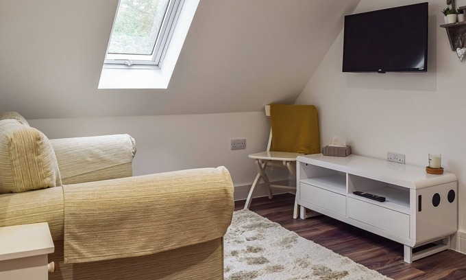 Flecknoe Cottage | The Loft at Tall Trees