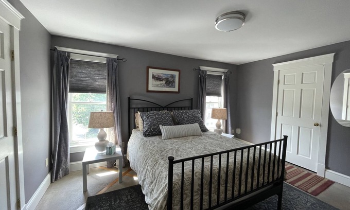 Stowe Area Apartment | "The Loft " great location, super spacious one bedroom with a large balcony!