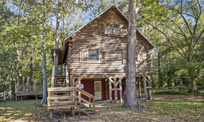 Nobleton House | The Log Cabin