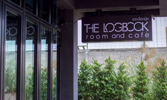 Chonburi Hotel | The LogBook Room and Cafe