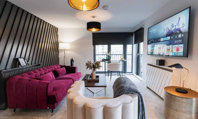 Kelvinbridge Apartment | The Lusso Suite - 2BR - A 5* Escape Like No Other