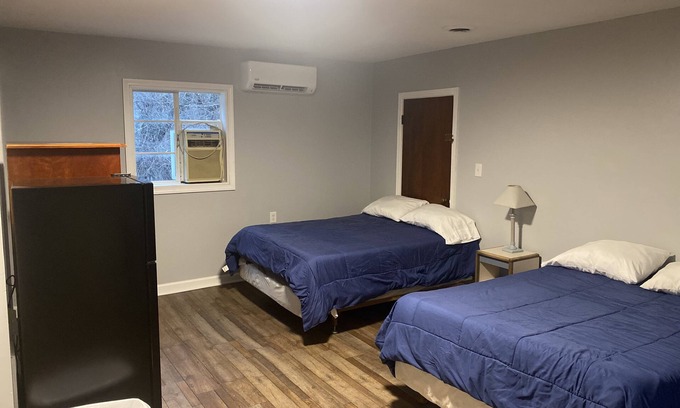Erie Hotel | The Maple Motel Erie